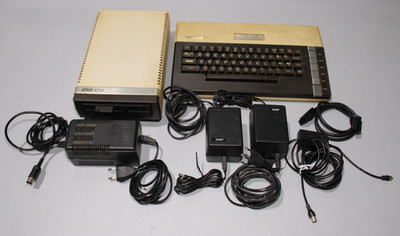 ATARI 800XL Grundgerät Homecomputer mit ATARI 1050 Floppy Laufwerk 3x Netzteil