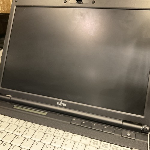 Laptop Fujitsu Lifebook S7210 14" 2.0 Ghz Intel Core 2 Duo 2GB 160GB HDD - Imagen 7 de 10