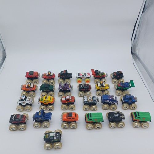 Vintage Mixed Lot of 25 4x4 Monster Trucks! Monster Jam Wheels 1:64, - Picture 2 of 4