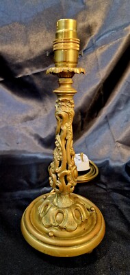   Elegante Jugendstil Nachttischlampe massiv Messing Duttfüße  
