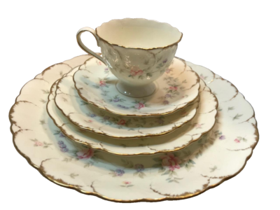 Mikasa Remembrance Ivory Bone China 20 PC Dinnerware Set for