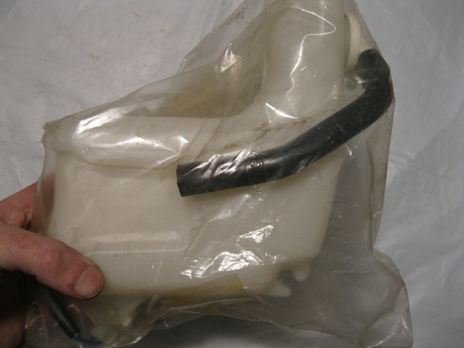 Mitsubishi OEM MB906434 Coolant Reservoir With Cap | eBay