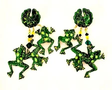 Vintage LUNCH AT THE RITZ Green Frogs & Lily Pads Long Dangle Drop Earrings