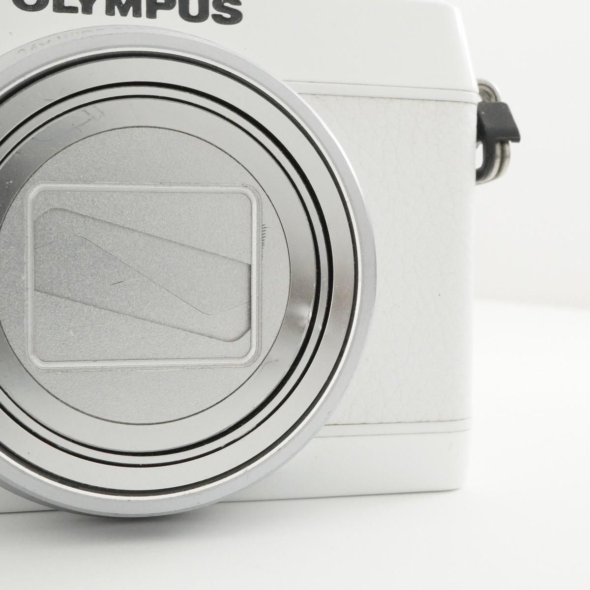 OLYMPUS STYLUS SH-1 本体 カード　ストラップ付 OLYMPUS STYLUS SH-1 White With 4GB SDHC Card Digital Camera from