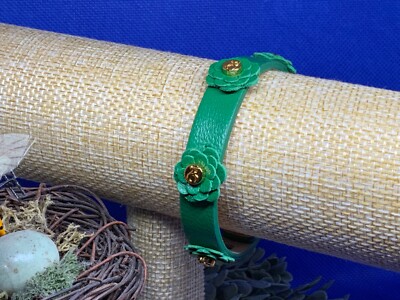 Rustic Cuff Meagan Flower Bracelet 8'' Single Wrap Green Leather Gold