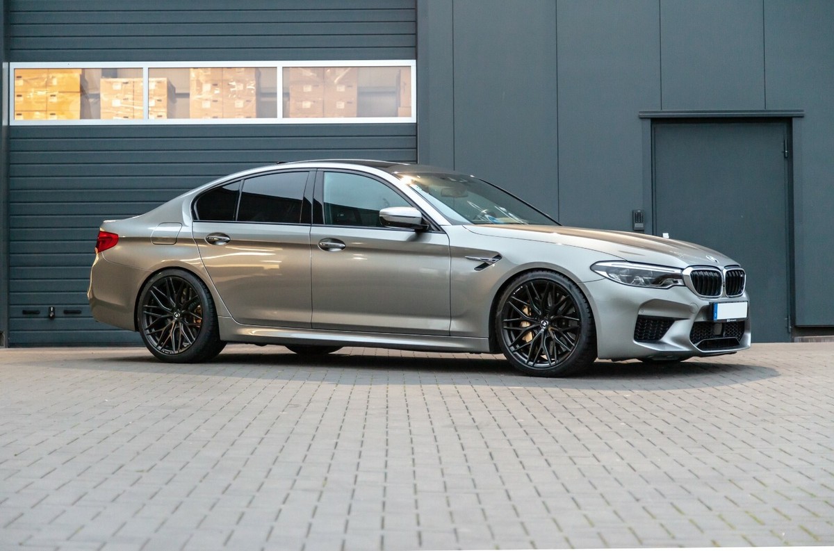 Winterradsatz BMW M5 F90 M8 F91 F92 20 Zoll LUETHEN Edt. 1 Schwarz  