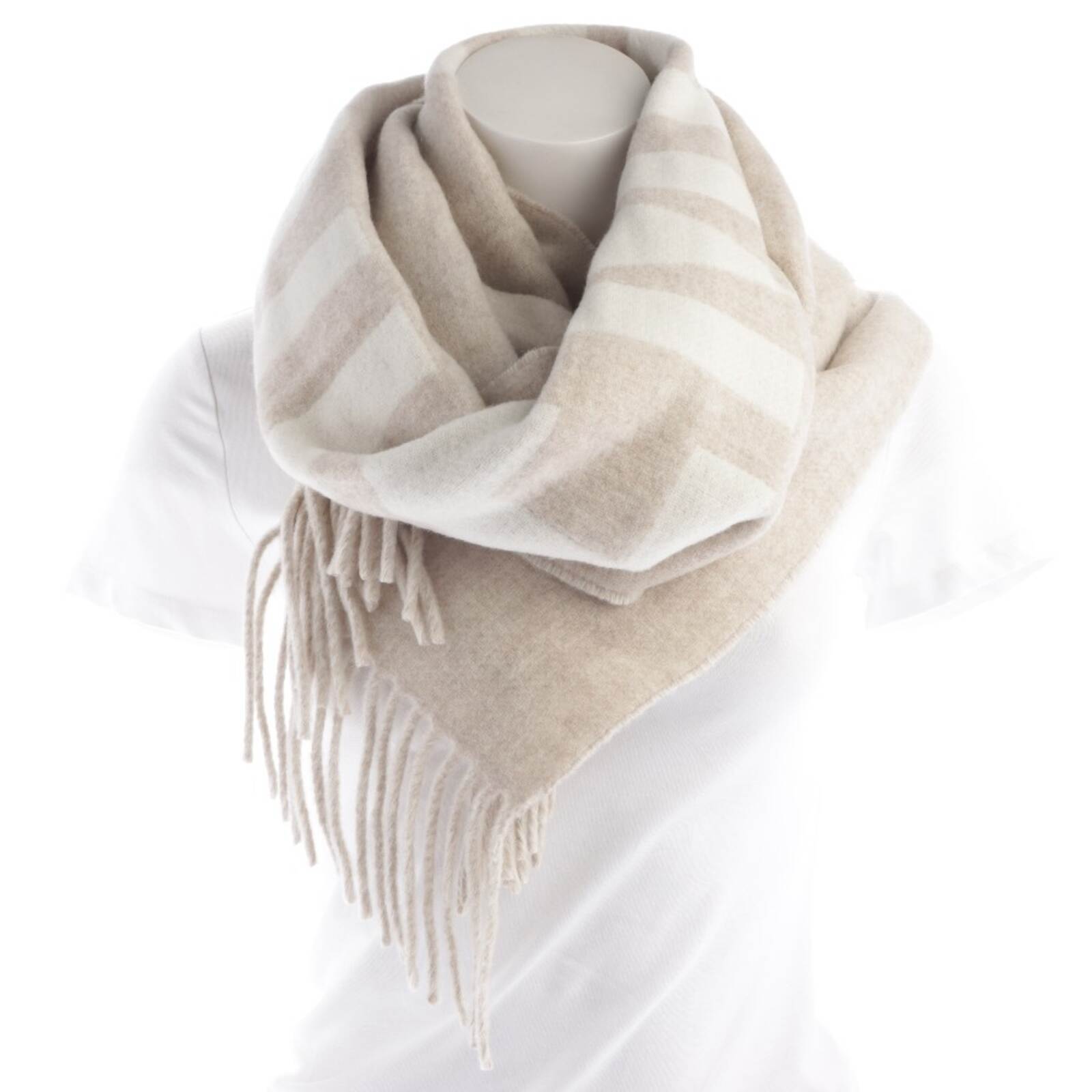 Шаль Жакмуса Вайсса 19390₽