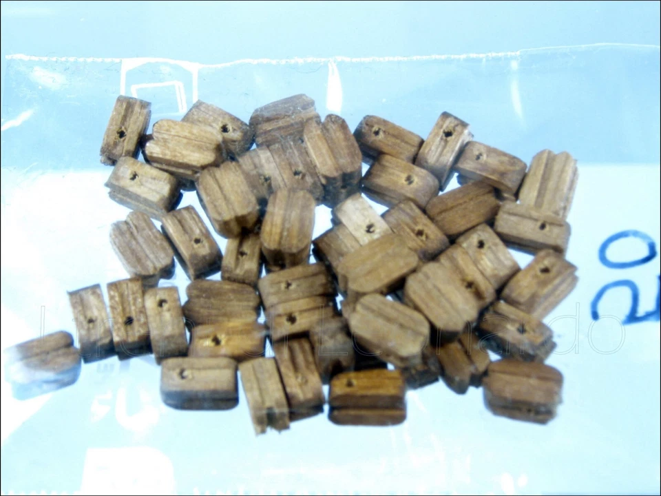 BOZZELLI IN NOCE 1 FORO mm.7 50 PZ. #CN1#24.