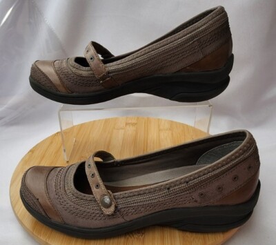 Bare Traps Shoes Women Size M Brown Mary Jane Slip on