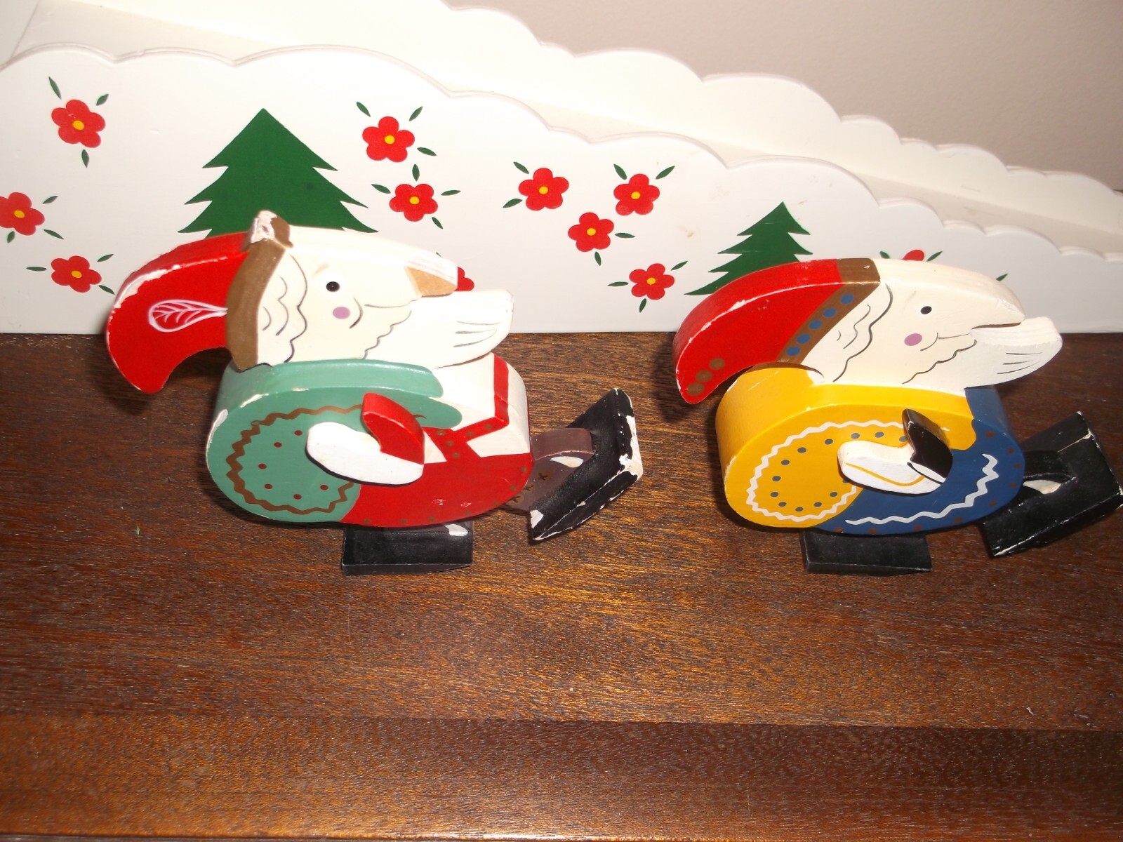 House of Lloyd Christmas Around the World Santa's Ski Slope สำนักงาน