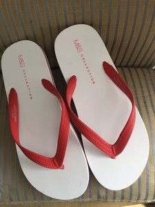 m&s flip flops