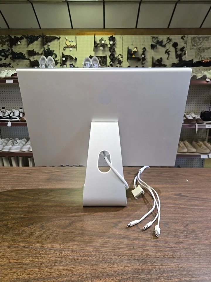 Apple Cinema Display 23" Flat Panel HD LCD Model Number A1082 1920x1200 DVI - Image 4 of 4