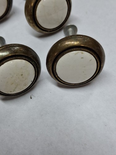 Lot Of 8 Vintage White Porcelain And Brass Drawer Cabinet Pull Knobs W/ Screws - Picture 3 of 8