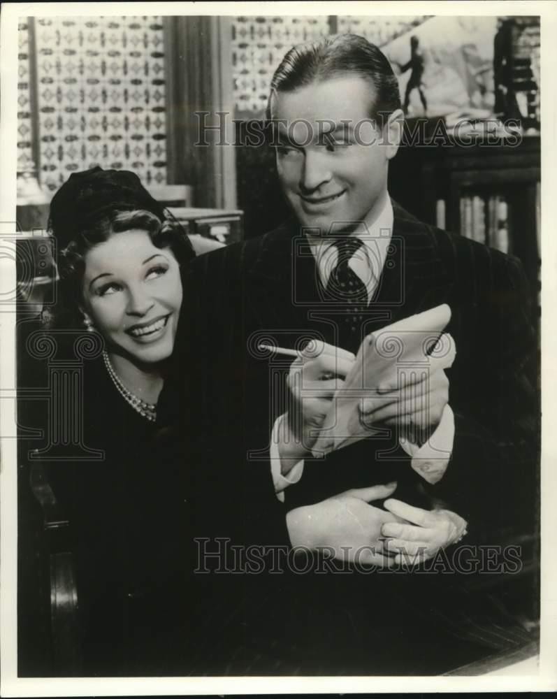 1950 Press Photo Martha Raye and Bob Hope appeared in Hope show of 1950's.