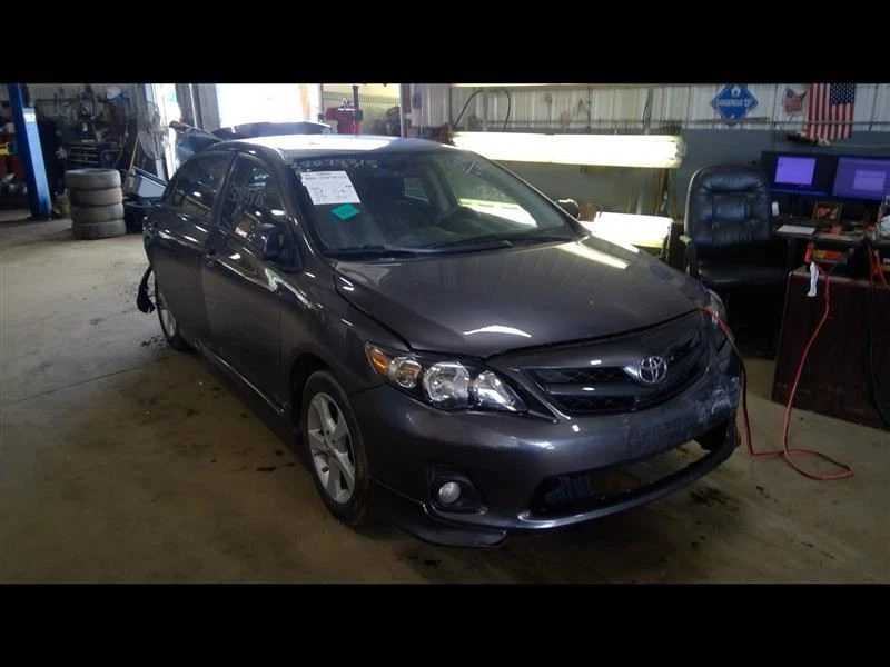 Rejilla inferior izquierda lado del conductor Corolla Sku #2494540 2013 Foto 4 de 4