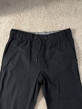 Vuori Men s Pants Size Medium
