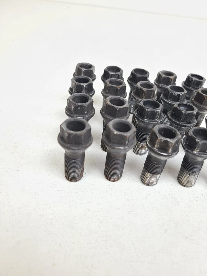 2017-2023 BMW 530I G30 XDRIVE RODA ARO PORCA PARAFUSO CONJUNTO DE 20 OEM  - Imagem 4 de 4