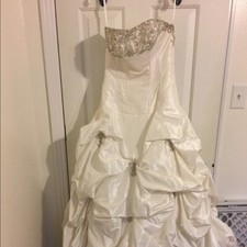 Wedding dress Mari Lee by Madeline Gardner