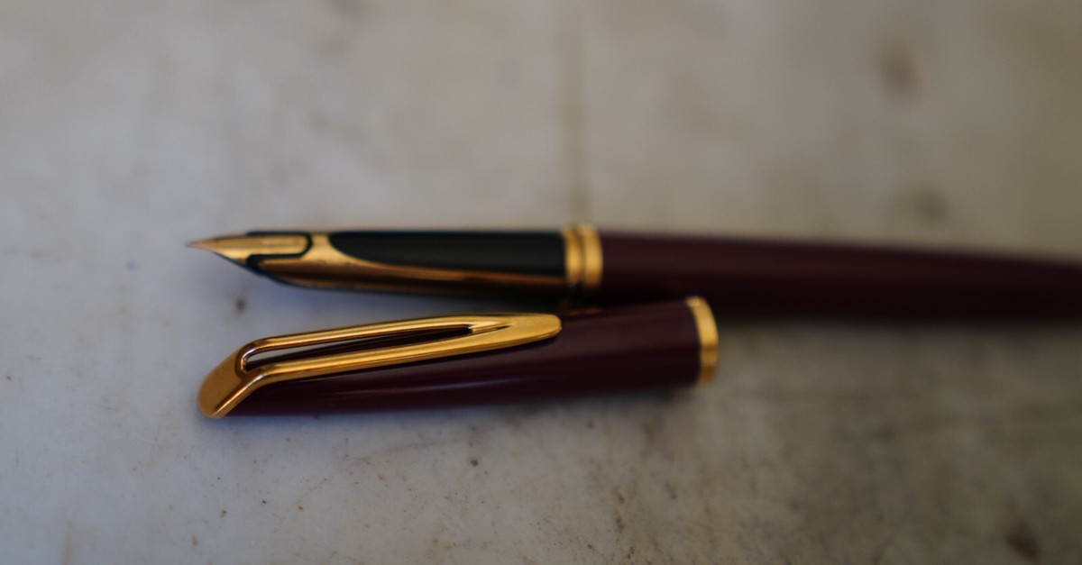 Stylo Plume WATERMAN PREFACE - Laque Rouge - Plume Or 18K - Occasion De Collection