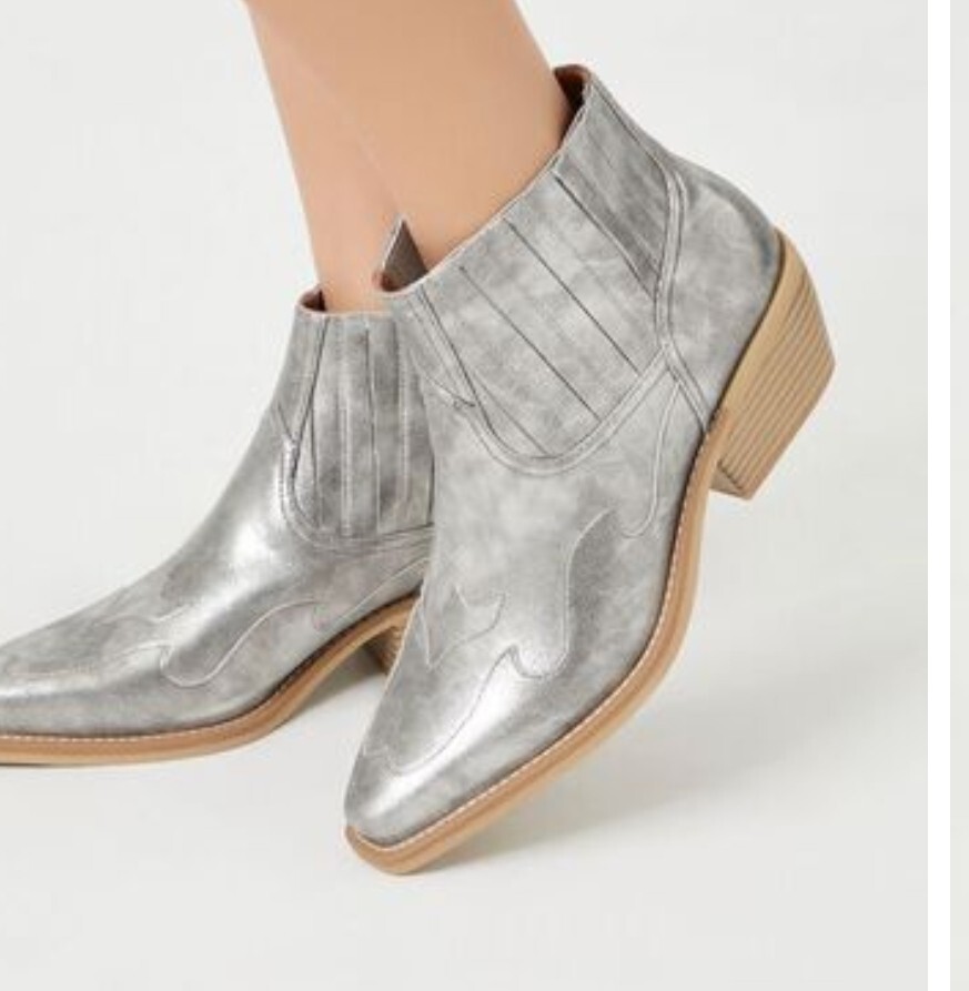 Forever 21 Metallic Pointed Toe Booties Silver 🥈 Size