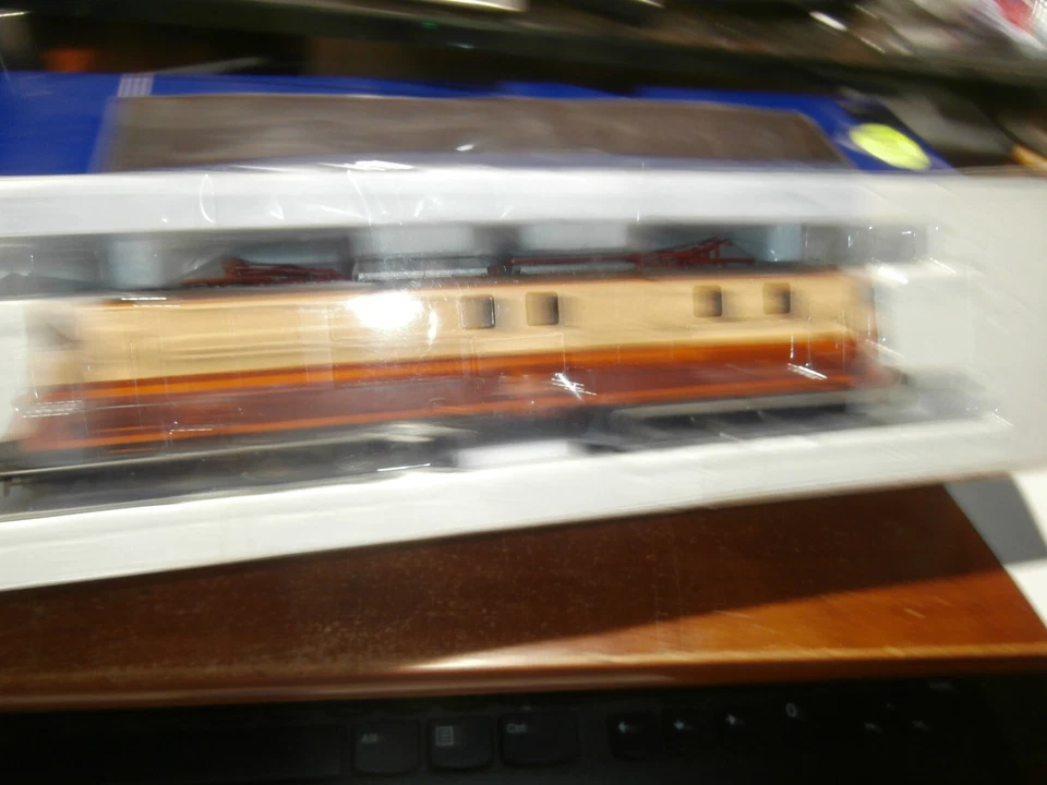 ROCO  HO  ITEM # 68412 EUROPEAN STYLE  ELECTRIC LOCOMOTIVE-RENFE - Image 3 of 4