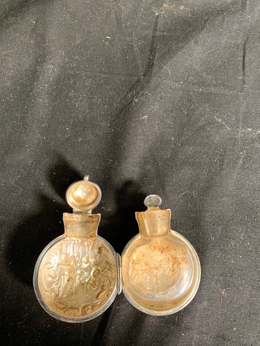 Repousse Sterling Silver perfume case Hallmark with glass perfume bottle inside - Picture 8 of 12