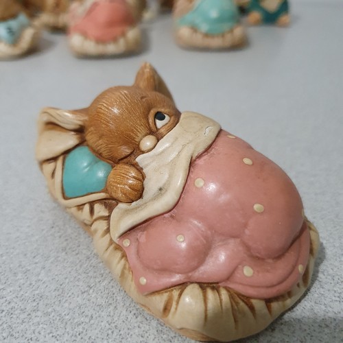 Pendelfin Conejos x 13 Lote de Trabajo Hecho en Inglaterra Adornos Conejos Animales De Colección - Imagen 16 de 17
