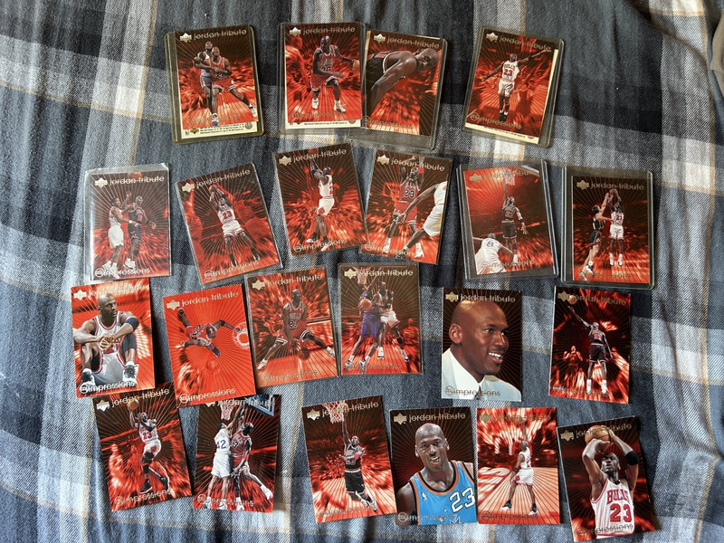 1997-98 Upper Deck Michael Jordan Tribute Michael Jordan Lot #MJ (26 Cards)