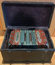 Vintage Pearl Queen Concertina Buttonbox Accordion - w/ Case