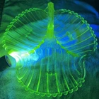 Indiana Glass Uranium Divided Server Candy Dish Handle Art Deco 30’s Depression