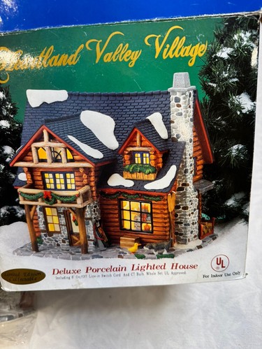 🚨 Heartland Valley 02074 Christmas Village Deluxe Porcelain Lighted House Rare - Picture 3 of 8