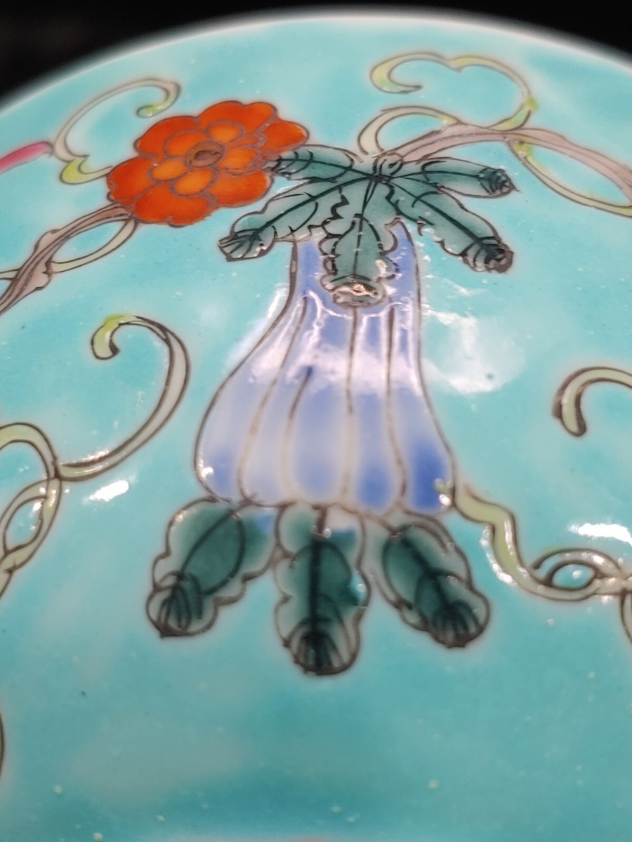 清代粉彩瓷松石绿蝶恋花碗 Antique Chinese Qianlong Mark Famille