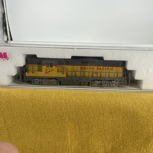 Spur N EMD GP-9 Union Pacific Nummer 4337 Kato kaufen | Zustand: Used