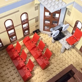 LEGO Creator Expert: Palace Cinema (10232) 99% Complete With Figures Retired