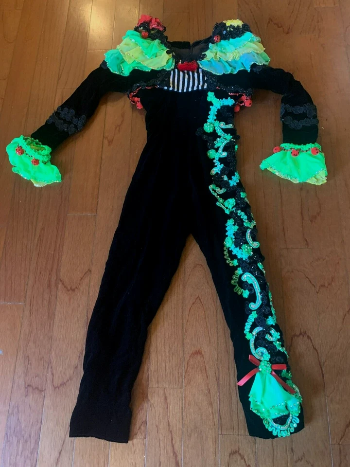 Disfraz de Desfile Matador Terciopelo Negro Hecho a Medida Niñas Talla 6-7 Foto 4 de 4