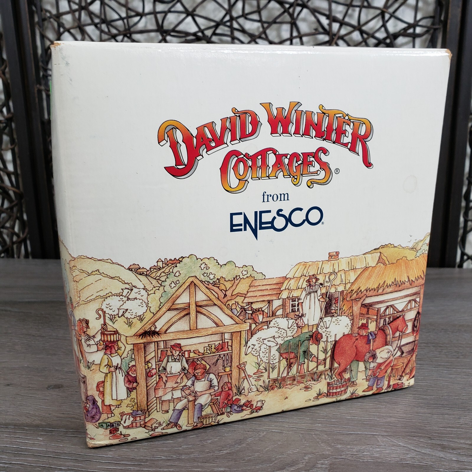 David Winter D1011 Tom's Yard 1997 Limited Edition 1998/5000 Original Box COA