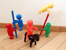 Space age Spielzeug bunte Plastik M&auml;nner, Pferd, 2 Leitern