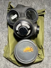 Canadian C3 Gas Mask+M85 Bag+WWII M11 Filter