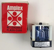 Vintage Amplex Re-loadable Camera Flash Cube in Original Box with 4 Bulbs (AG)
