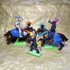 VTG 1971 Britains LTD Detail Toy 1 Soldier 2 Knight Riding Horse On Metal Stand