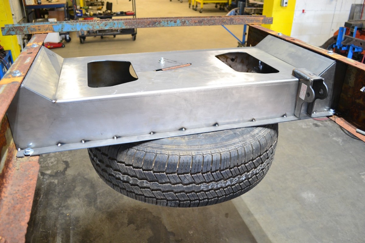 S*O様 【300円オークション】ドロマーハンデス 調整パーツ&2重スリーブ付き Chevy Silverado / GMC Sierra 2500HD & 3500HD Spare Tire Cross