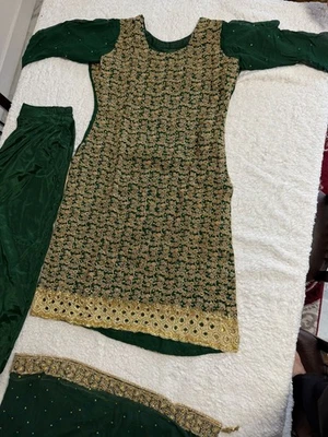 Asian pakistani indian wedding/party wear dress 3pc Dark Green with embroidery - Image 1 of 4