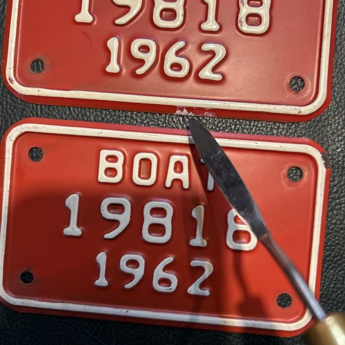 1962 Near Mint Pair Michigan License Plate Boat # 19818 Red Original Paint - Picture 4 of 9