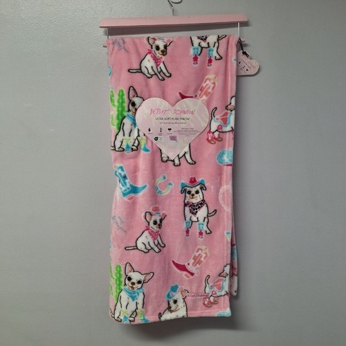 Betsey Johnson Chihuahua Throw Blanket Pink Cowgirl Dog Puppy Soft Hanger - Imagen 10 de 10