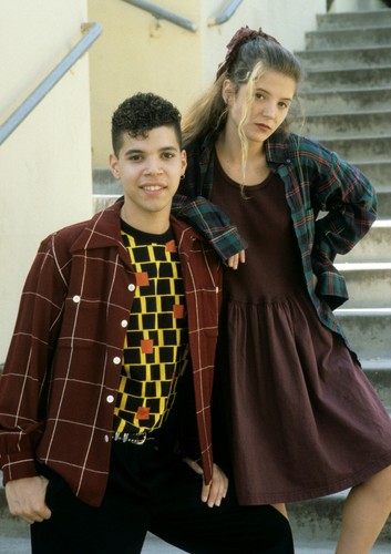 My So-Called Life - TV SHOW PHOTO #20 - CAST PHOTO - A.J.LANGER + WILSON CRUZ