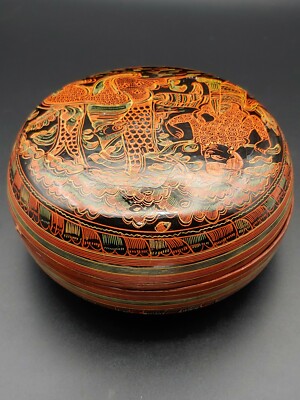 民国木胎雕漆器刻花捧盒Antique Republic China Wooden lacquerware