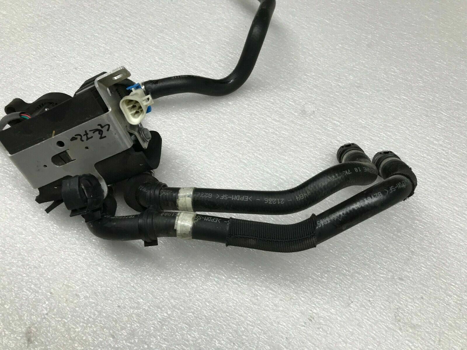 FERRARI 458 488 TGK VALVES FOR EVAPORATOR BOX W/ PIPES OEM 67635900 67444900