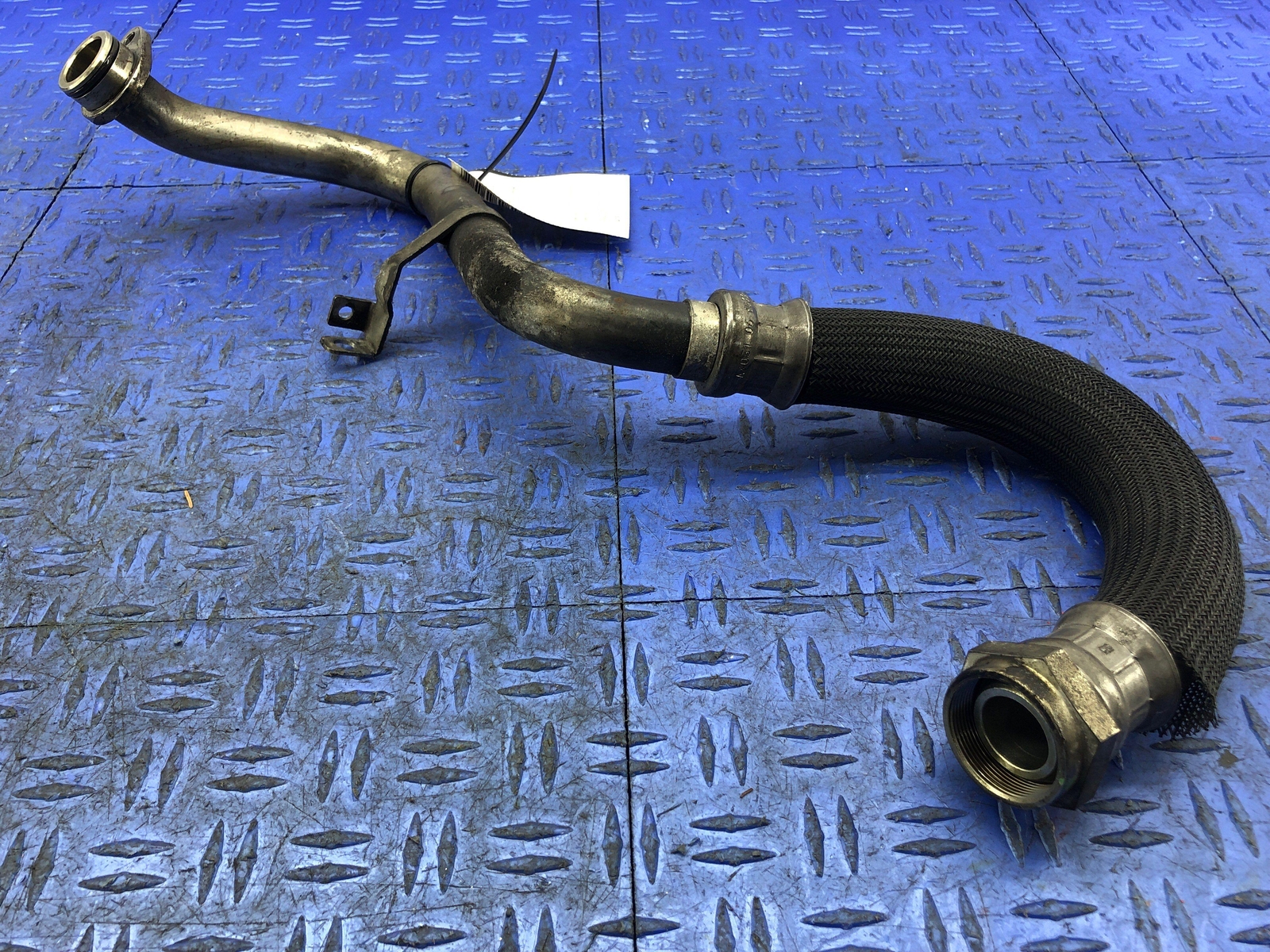 2006-2018 ASTON MARTIN VANTAGE V8 ENGINE OIL COOLER OULET LINE PIPE 6G33-9N778