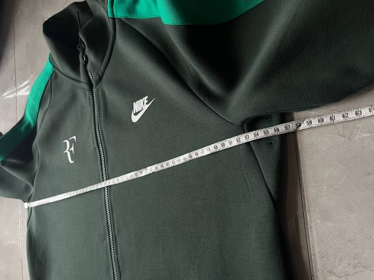 フェデラーNike RFロゴ n98ジップアップジャケット Mサイズ フェデラーNike RFロゴ n98ジップアップジャケット Mサイズ