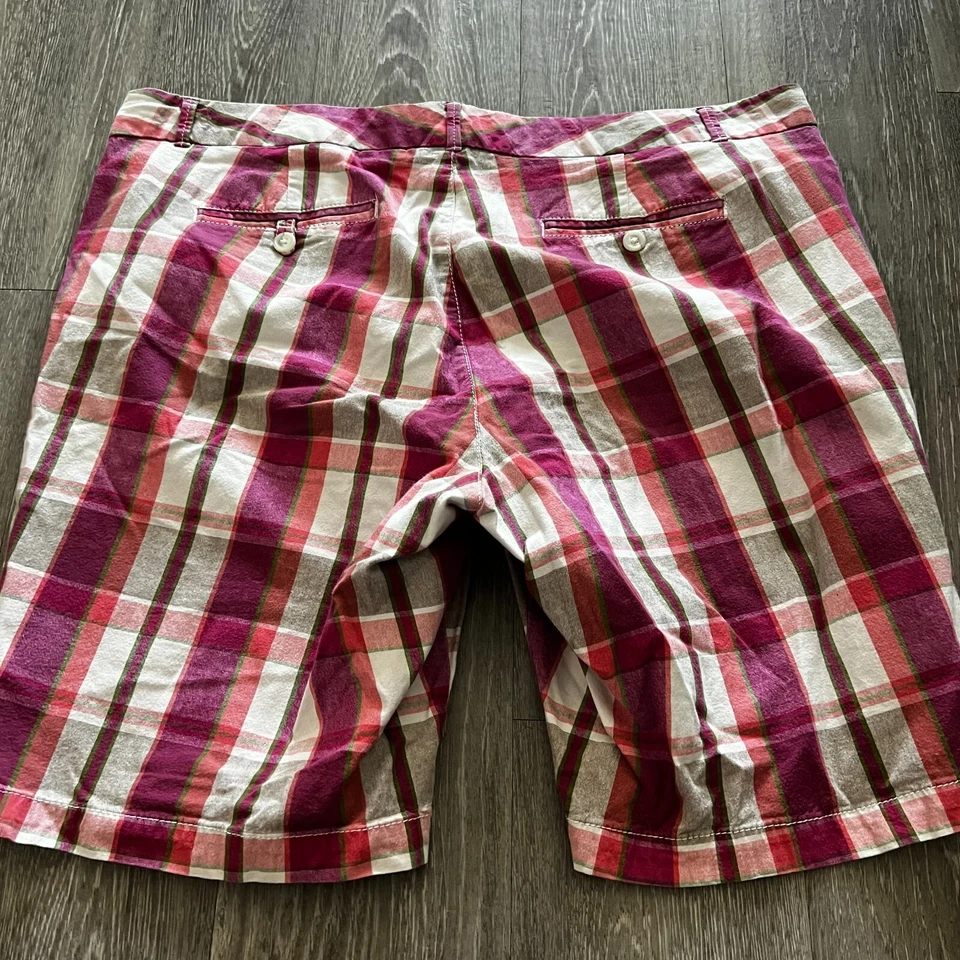 Dockers Shorts Womens 14 Pink Plaid Low Rise Slightly Curvy Lightweight Chino - Image 3 of 3